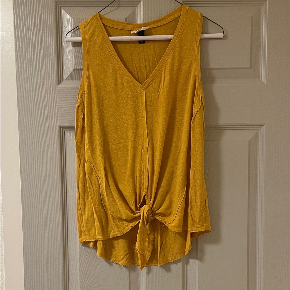 Universal Thread Mustard V-Neck Tie-Front Tank Top